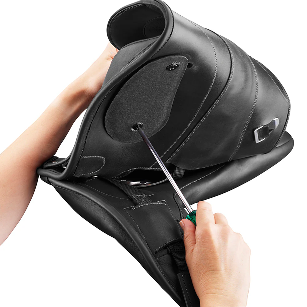 Bates Artiste Dressage Saddle - Image 3