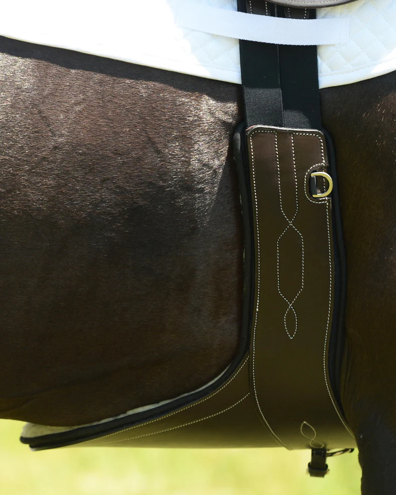 EquiFit® Anatomical BellyGuard Girth with SheepsWool™ T-Foam Liner - Image 3