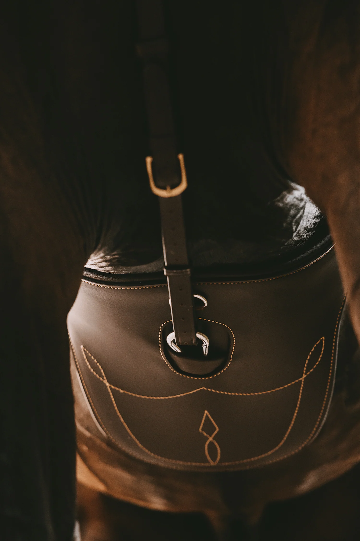 Kentucky Horsewear Stud Girth - Image 5