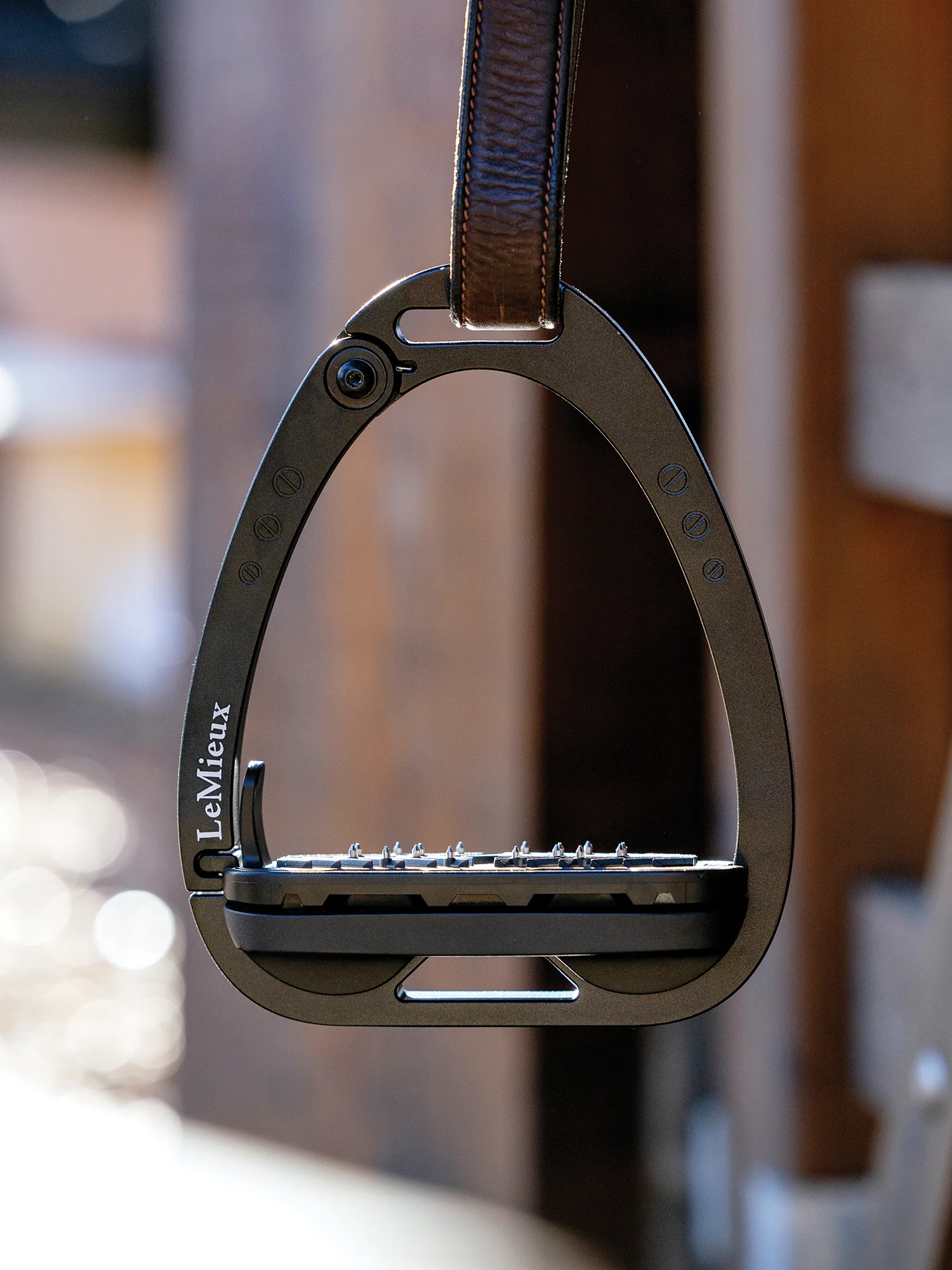 LeMieux® Vector Balance Stirrups - Image 9