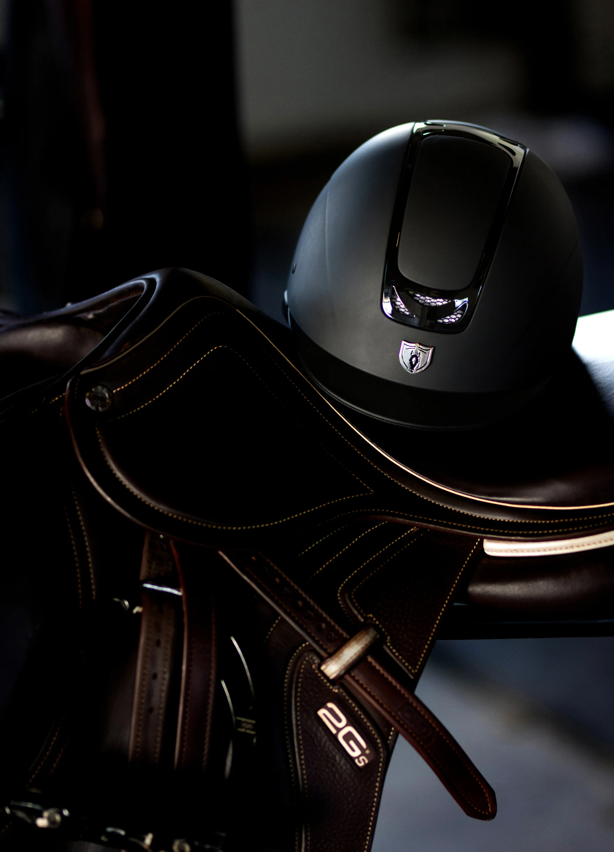 Tipperary™ Royal Helmet - Image 10