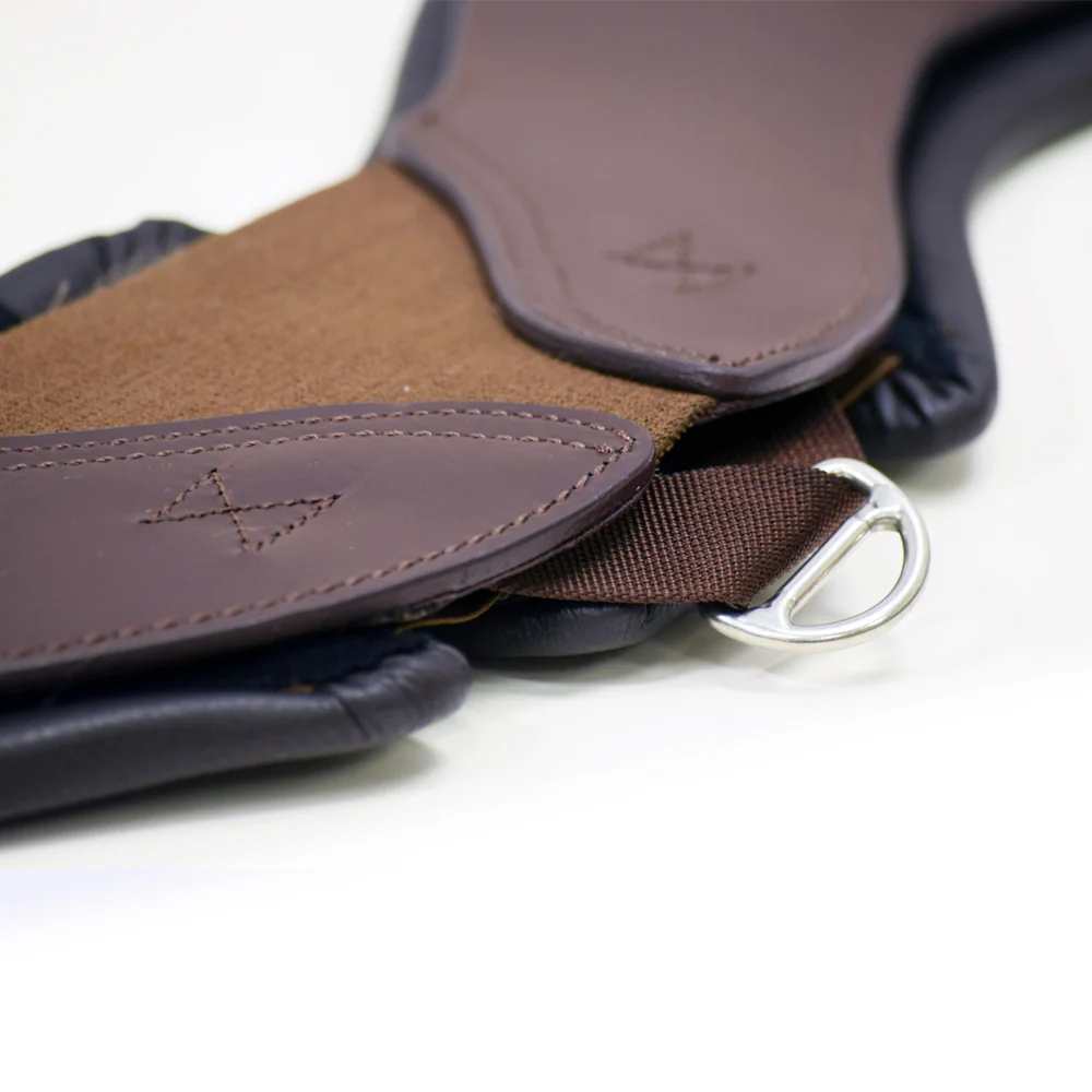 Total Saddle Fit StretchTec Shoulder Relief Dressage Girth™ with Leather Liner - Image 3